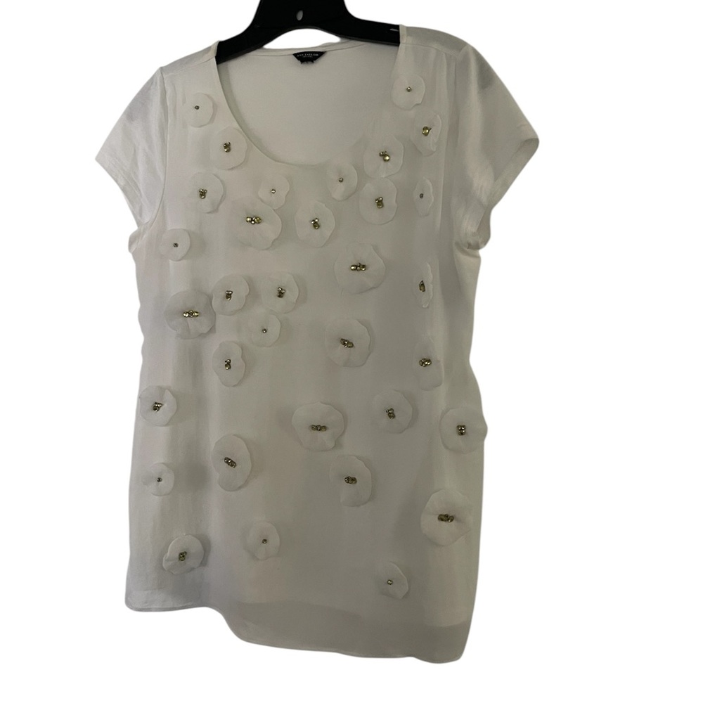 ANN TAYLOR white tee with embellishments in front size medium.